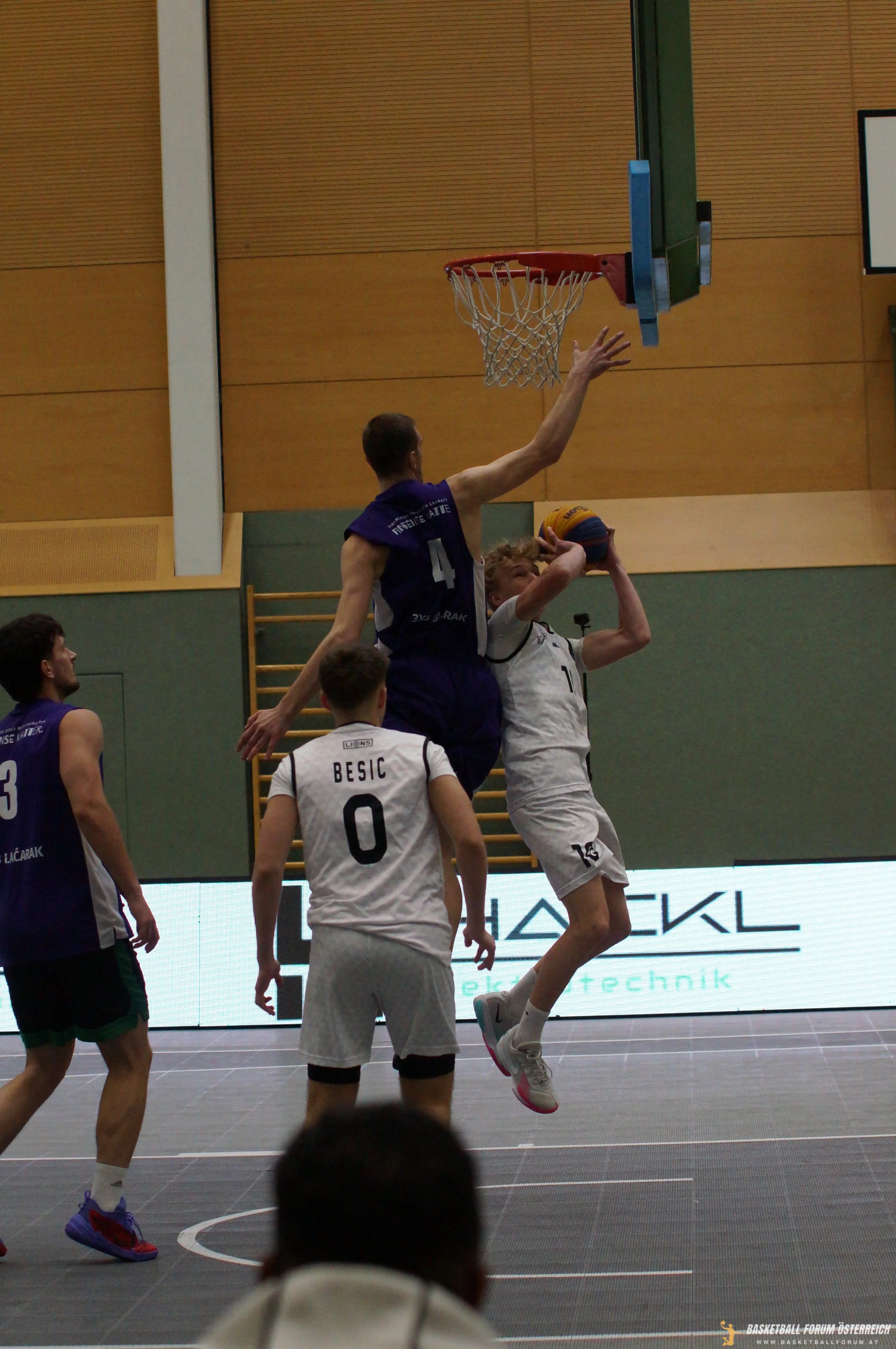 Mediathek - 75 von 436.webp